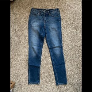 Universal Thread Mid Rise Skinny Jeans